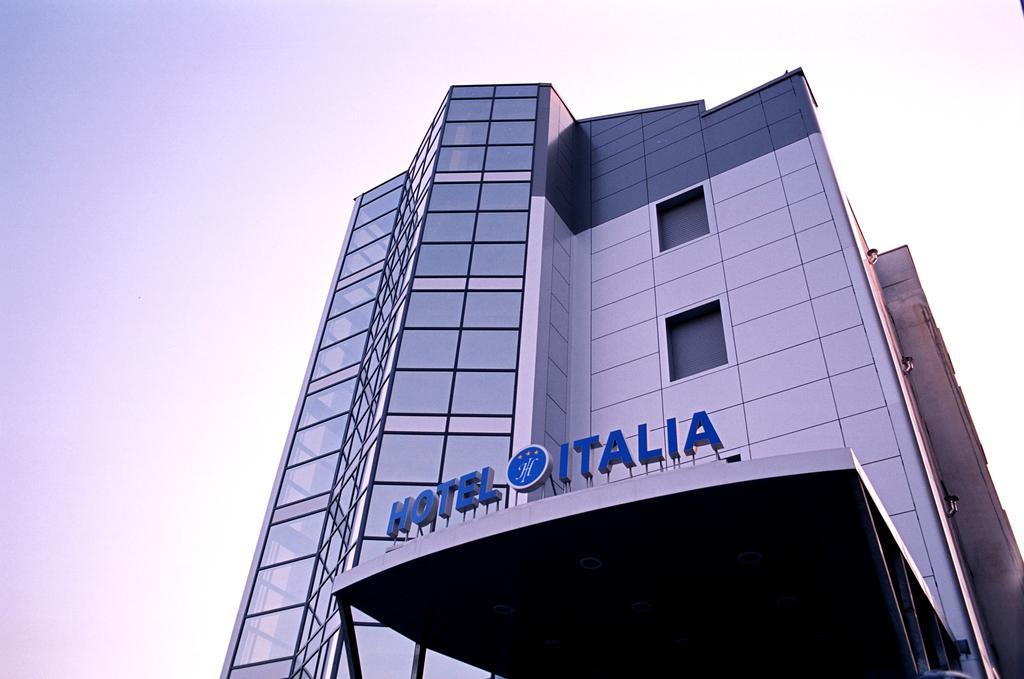 Hotel Italia Carmagnola Esterno foto