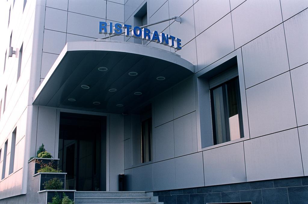 Hotel Italia Carmagnola Esterno foto