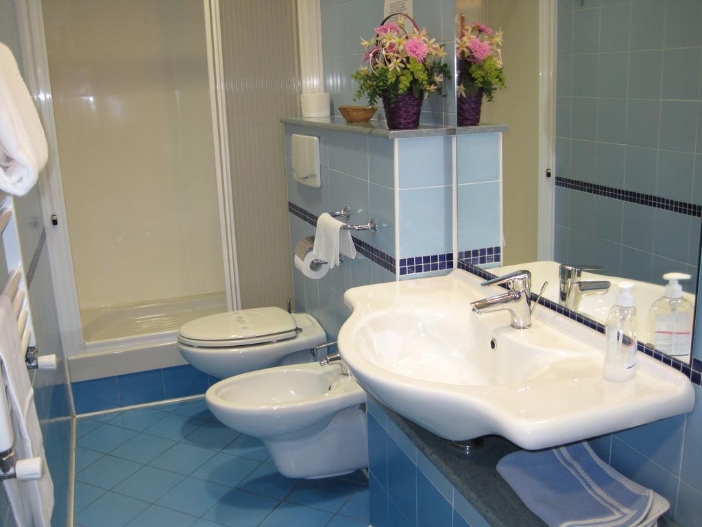 Hotel Italia Carmagnola Camera foto